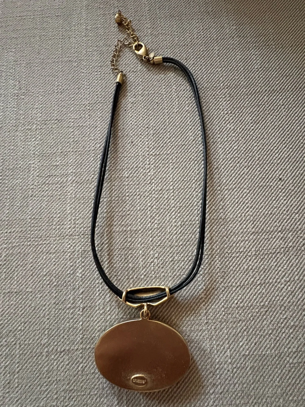 Chico’s hammered gold tone mixed stone look pendant on cord necklace